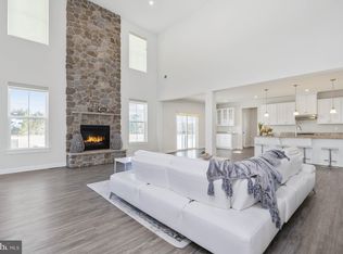 622 Spring Hollow Dr, Middletown, DE 19709