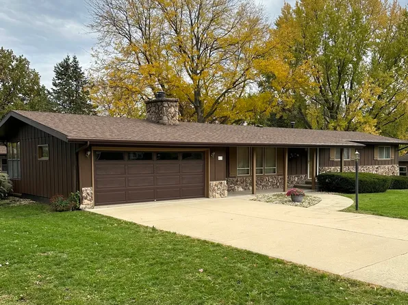 411 Elm St, Spring Valley, IL 61362