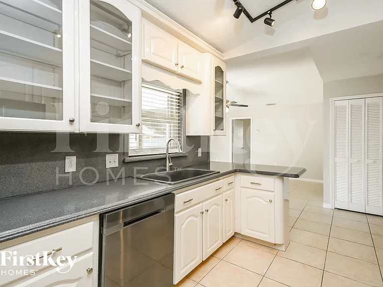3326 Bottlebrush Ct — Photo 7