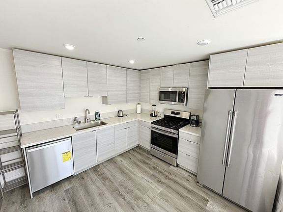 662 Kelton Avenue, #503, Westwood, CA 90024 - KITCHEN w/ Dishwasher, Refrigerator, Oven/Range & Microwave