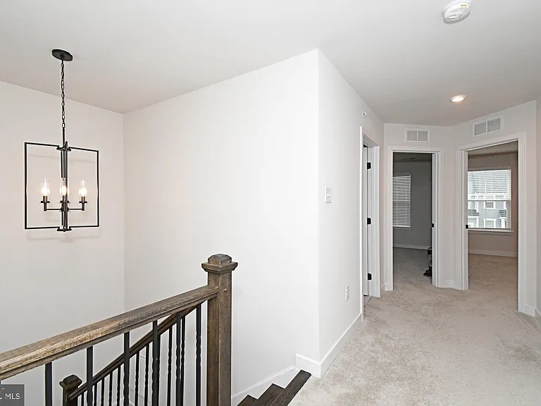 500 Sterling Dr — Photo 24