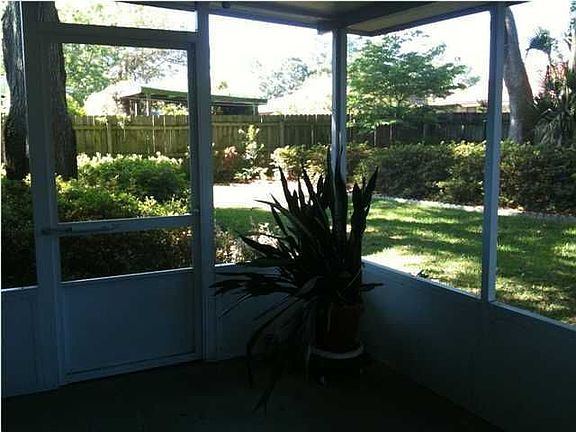 5th image of 5969 Somerset Dr