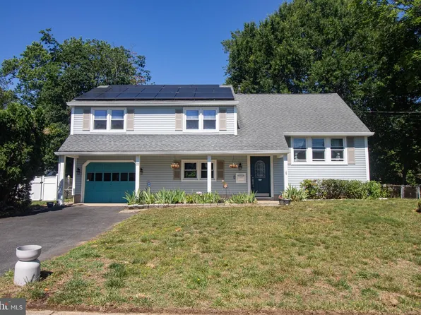 22 Shelter Rock Rd, Mount Holly, NJ 08060