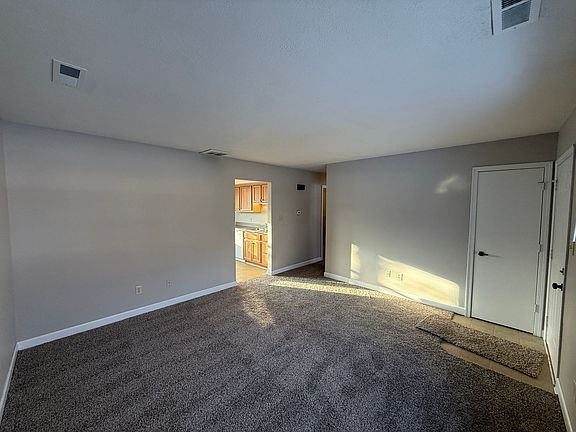 3rd image of 6915 Salge Dr