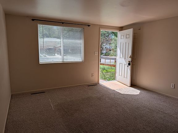 2nd image of 1227 Maxwell St