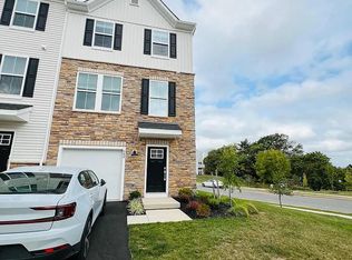 902 Magnolia Ln, Spring City, PA 19475