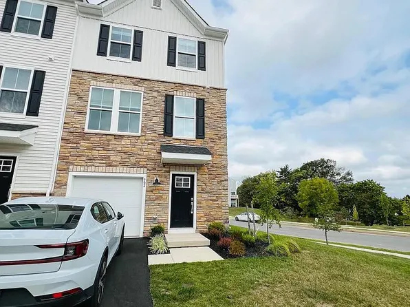 902 Magnolia Ln, Spring City, PA 19475