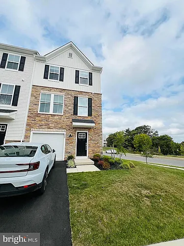 902 Magnolia Ln Photo 1