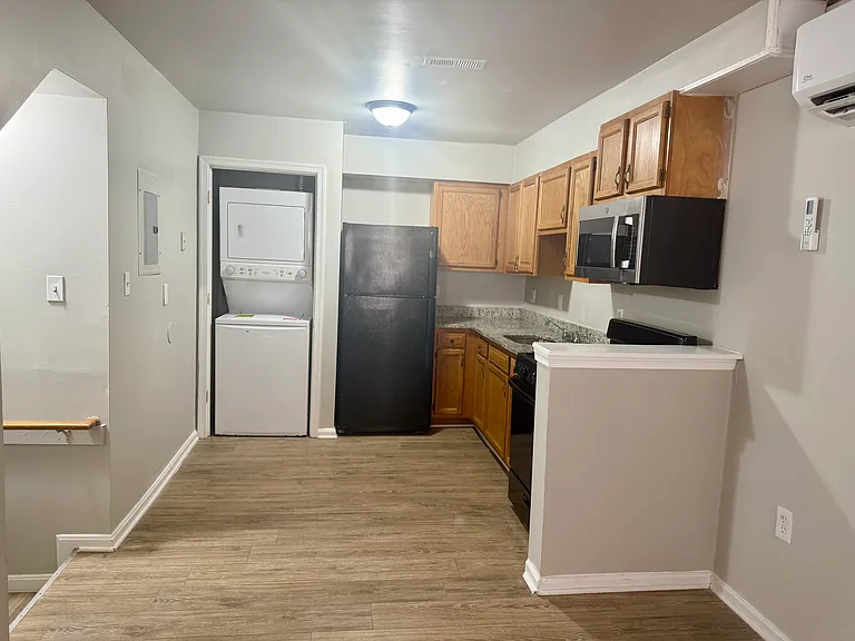 925 Bennett Pl #2B — Photo 6