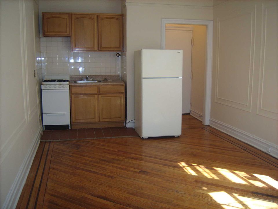 1st image of 3536 154th St