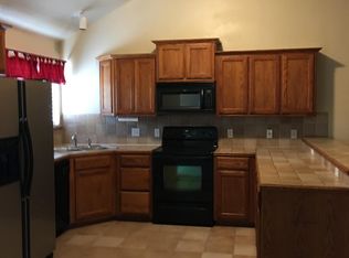9500 Apple Dr, Midwest City, OK 73130