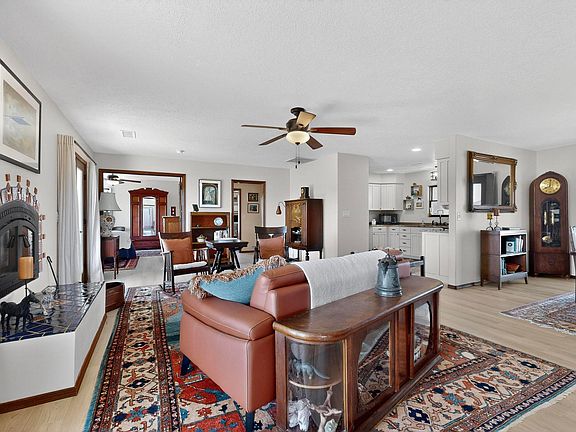 5th image of 12 Elk Rd