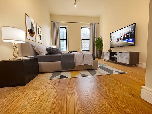 Rented by MOTION New York | media 9