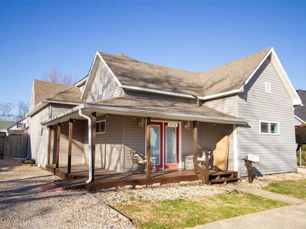 910 Locust St, Marshall, IL 62441