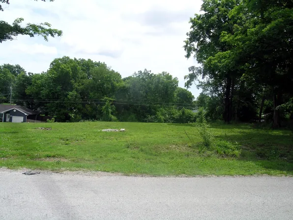 000 N Clay Street, Marshfield, MO 65706