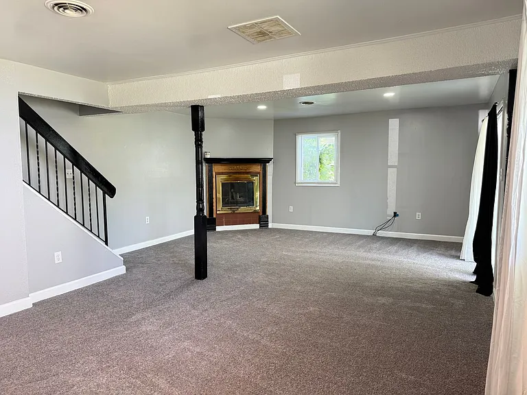 359 Greenland Dr — Photo 6