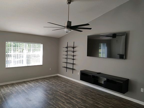 4th image of 11267 Old Squaw Ave