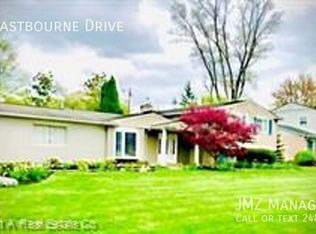 3730 Eastbourne Dr, Troy, MI 48084
