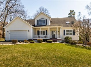 23 Rockledge Dr, Newington, CT 06111