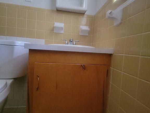 3rd image of 1736 River Front Dr APT A4