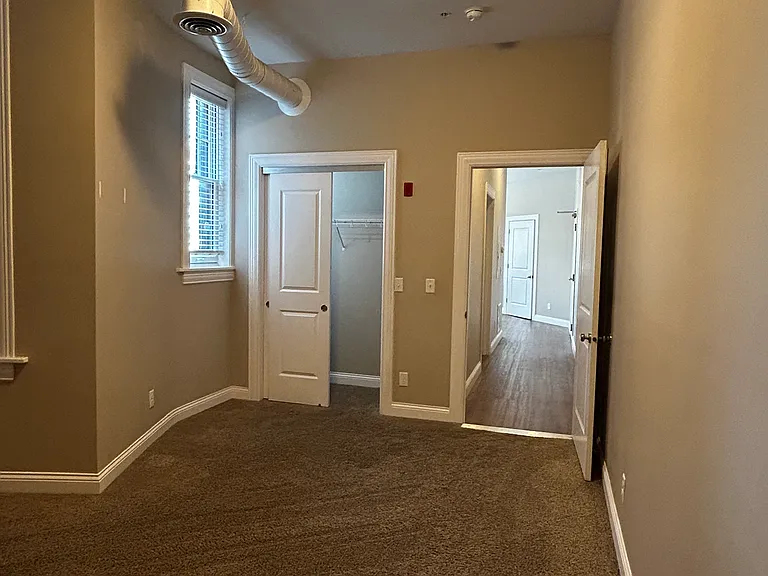 730 N Main St #201 — Photo 4