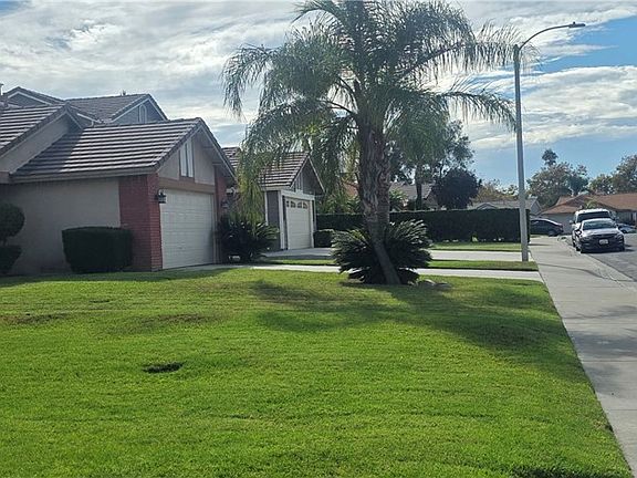3rd image of 2633 W Loma Vista Dr