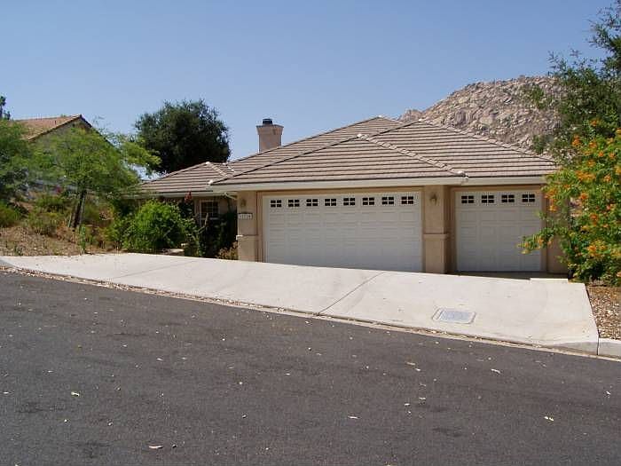 Three Car Garage