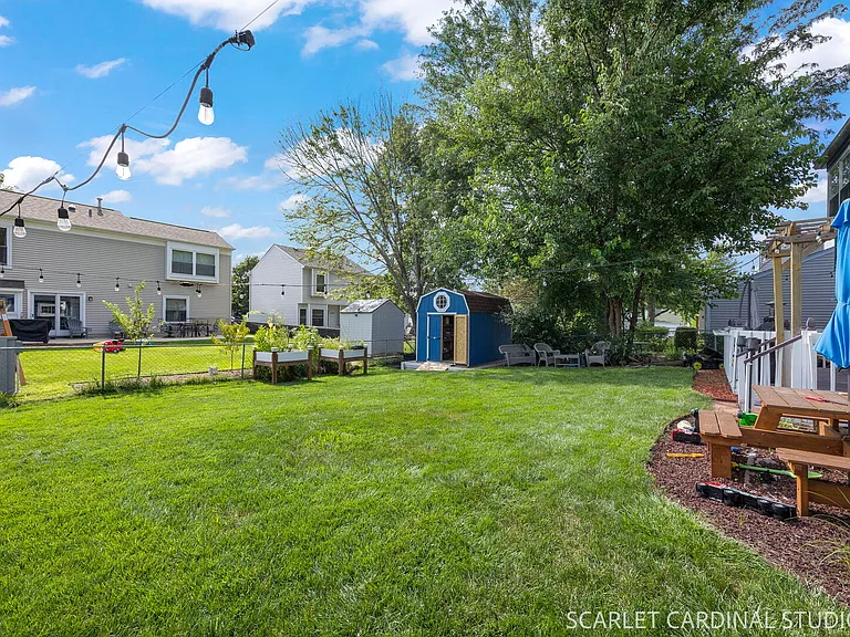 309 Newport Ln — Photo 21
