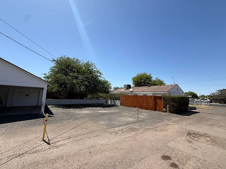 531 E Osborn Rd — Photo 39