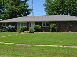 1 Orchard Ave, Sandoval, IL 62882