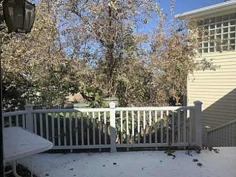 299 N Highland Dr — Photo 24