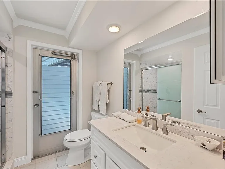 5585 Contento Dr — Photo 16