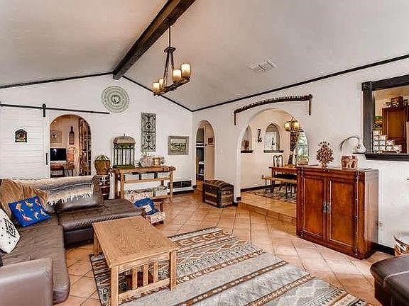 3rd image of 512 Navajo Dr