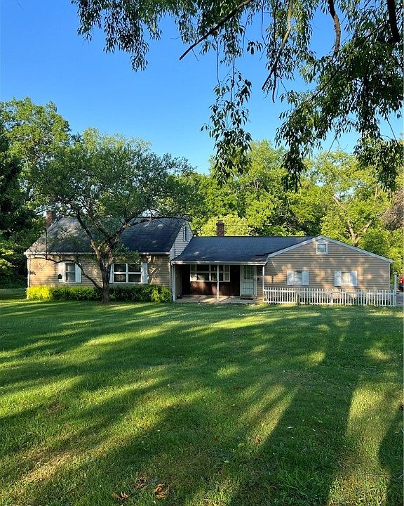 1st image of 2449 Drummond Ave