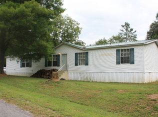 607 Ravencliff Rd, Talking Rock, GA 30175