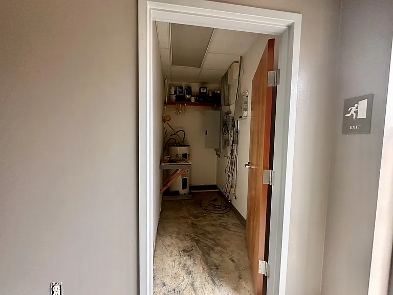 2501 McRae Rd — Photo 9