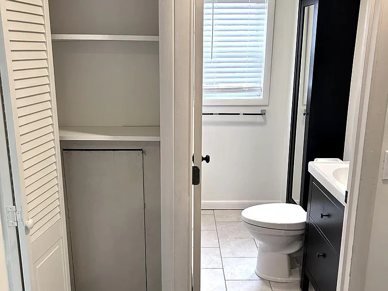 220 Sheas Ter — Photo 17