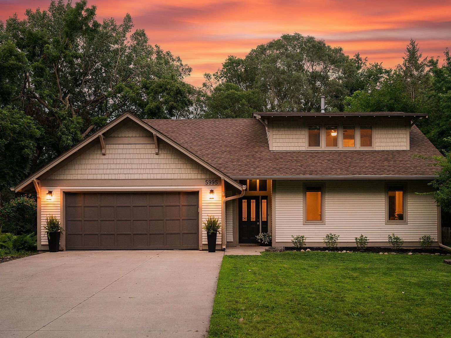 5995 Benjamin St NE, Fridley, MN 55432 | Zillow