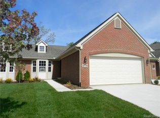 1804 Genoa Cir, Howell, MI 48843