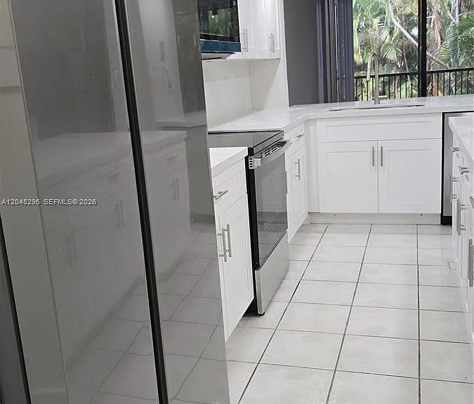 2810 SW 87th Ave #910 — Photo 3