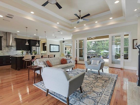 5th image of 1579 Escadrille Dr
