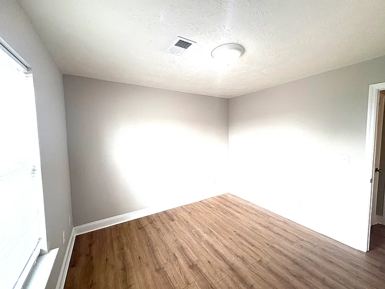 2812 Cranbrook Dr — Photo 3
