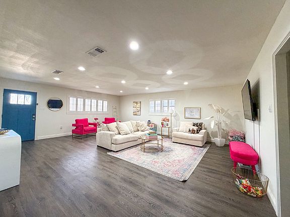 5th image of 3111 43rd St