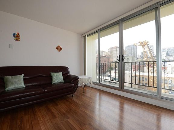 2nd image of 946 Stockton St APT 10E