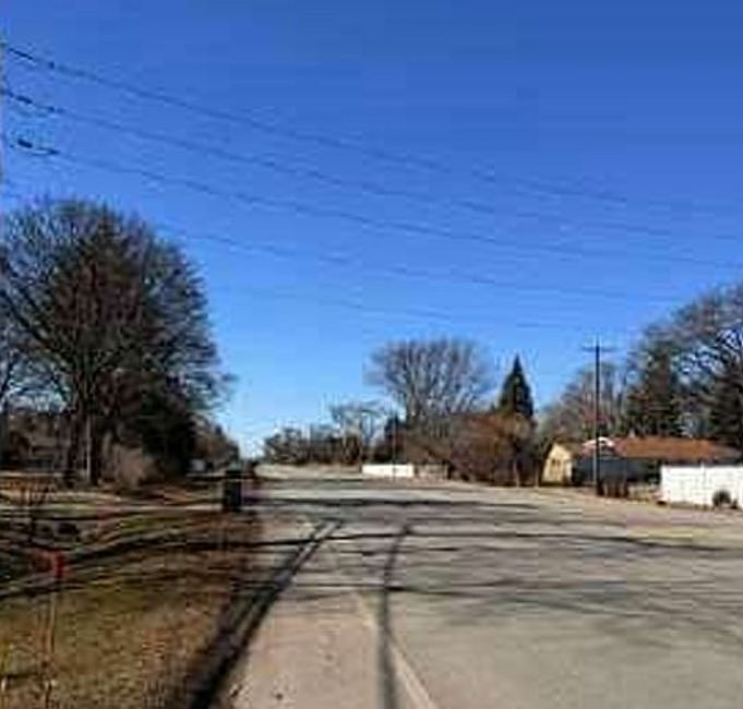 Exterior Neighborhood (street photo)