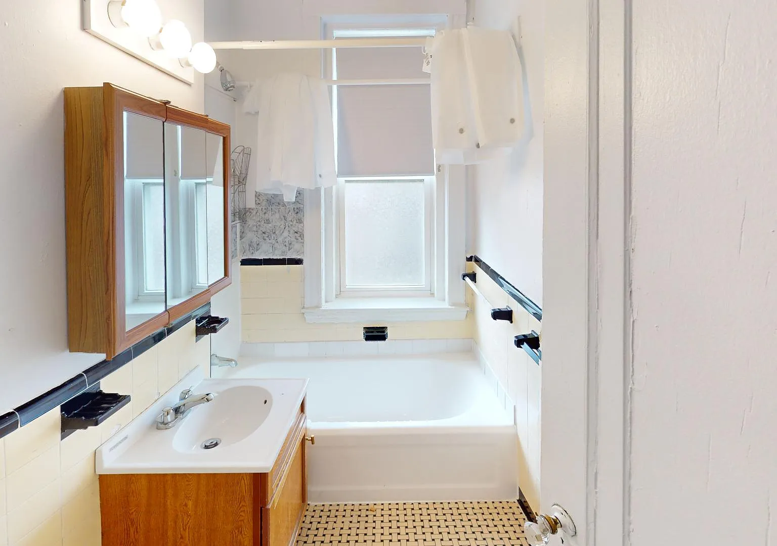 1 bed, 9999 sqft, $2,485 — Photo 3