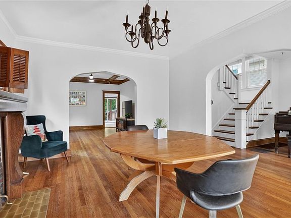5th image of 907 W 32nd St