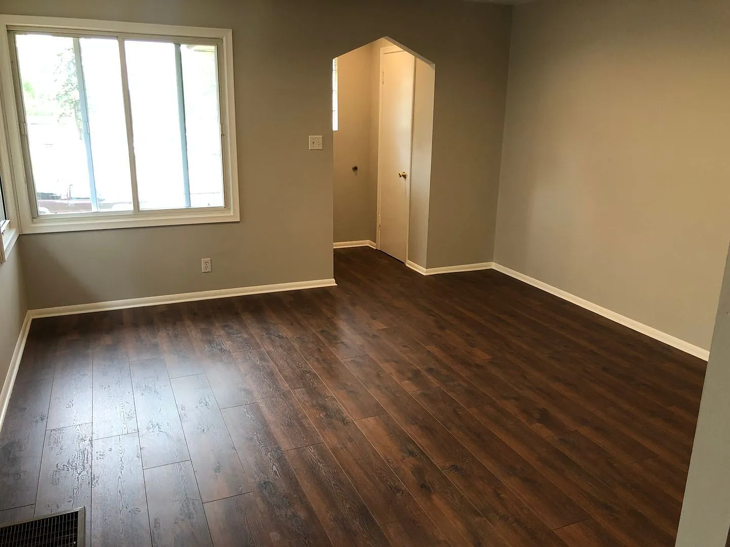 1 bed, 1.0 bath, 672 sqft, $1,295 — Photo 4