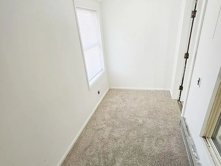 614 Douglas Ave, Des Moines, IA 50313 — Photo 3