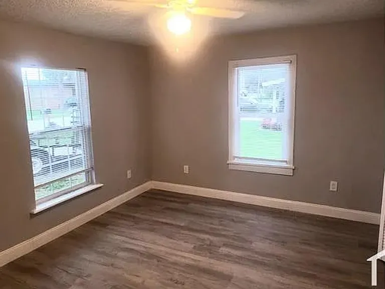 1632 Granada Ave — Photo 3